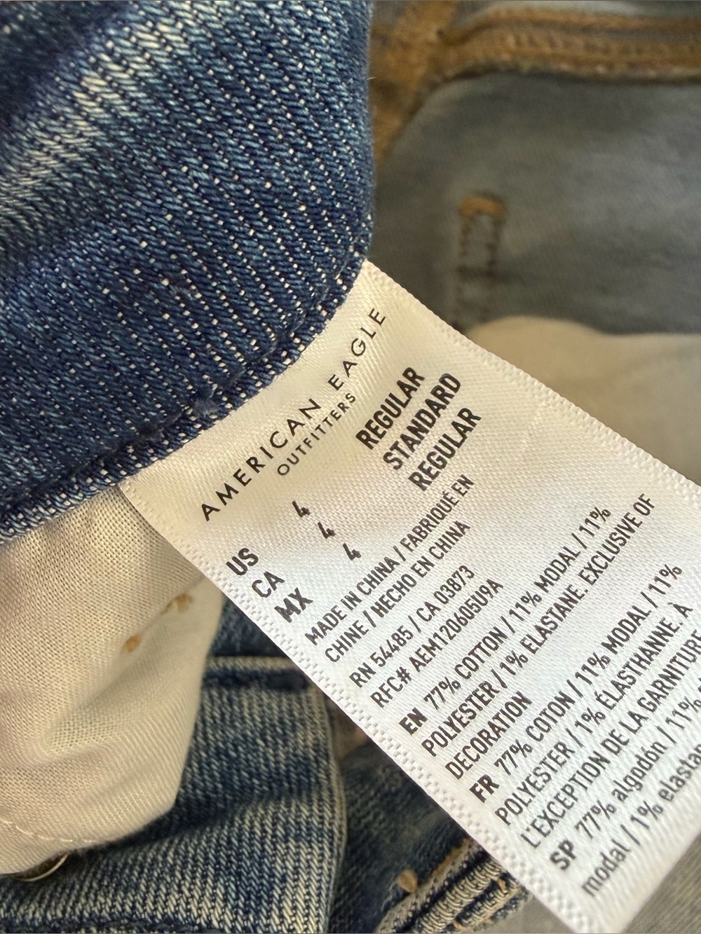 American Eagle Jeans Womens 4 Curvy Mom Fit Distressed Stretch - Picture 7 of 8